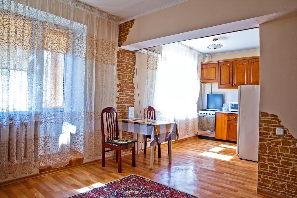Lessor Centre Apartments Almatý Habitación foto